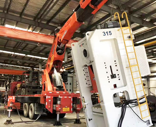 淅川附近随车吊出租，轻松解决运输难题