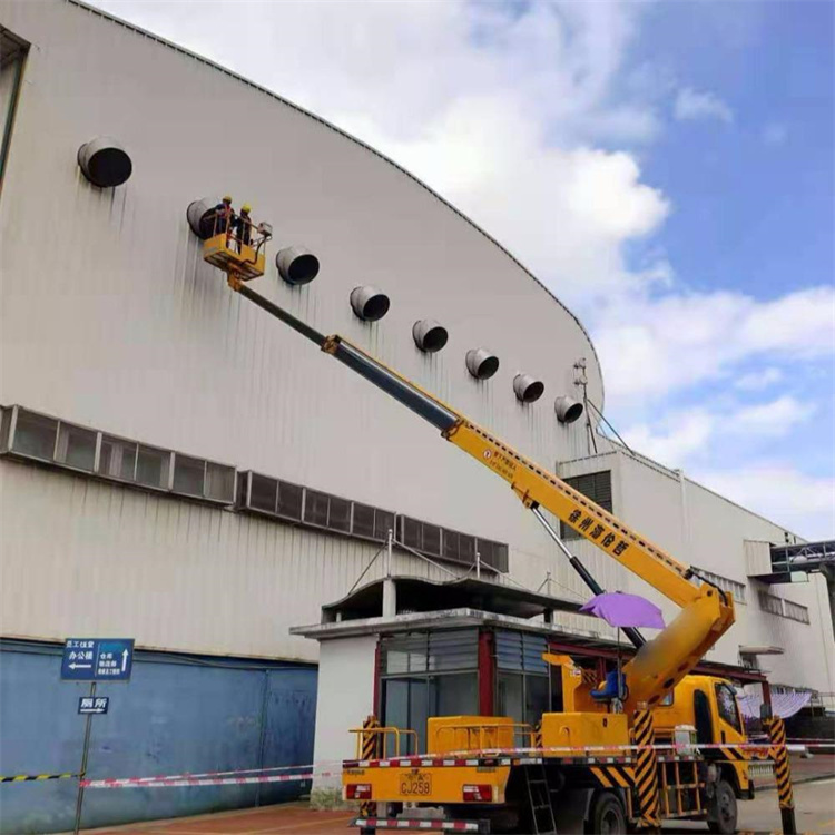 淅川高空作业车出租服务：专业广告牌安装解决方案