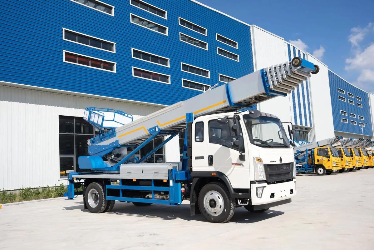 淅川出租云梯车高空作业车 建筑垃圾搬运